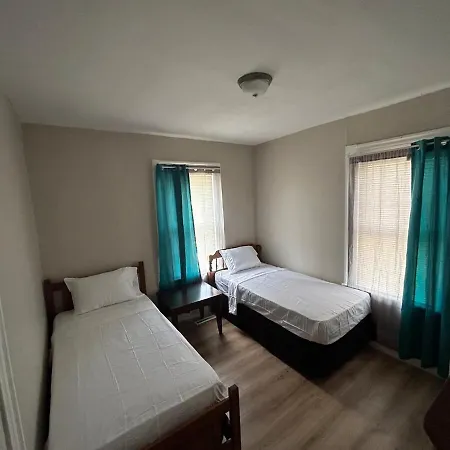 Apartment Cozy 3bd 1ba Free Parking *